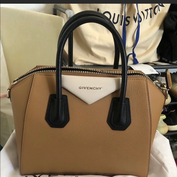 Authentic givenchy antigona tri color - Picture 6 of 8